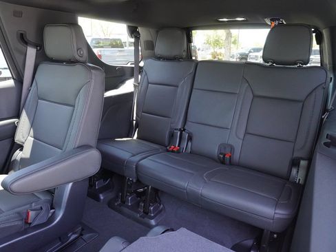 New 2026 GMC Yukon Denali w/ Denali Reserve Package AWD/4WD image 12