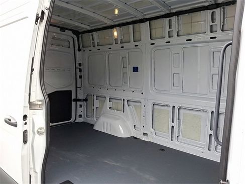 Used 2025 Mercedes-Benz Sprinter 2500 image 13