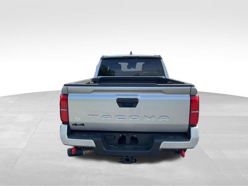 Used 2025 Toyota Tacoma TRD Off-Road AWD/4WD image 8
