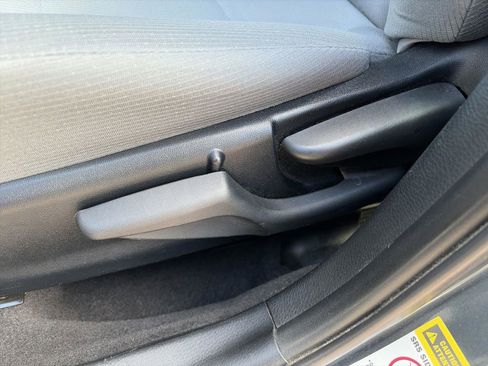 Used 2015 Toyota Corolla L image 14