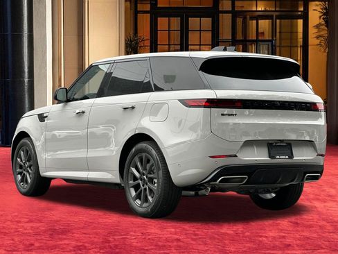 New 2026 Land Rover Range Rover Sport Dynamic SE image 4