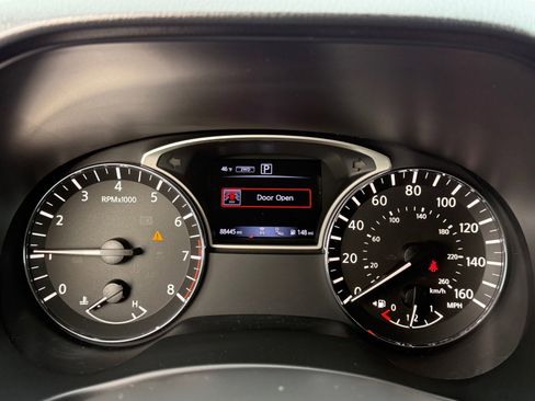 Used 2018 Nissan Pathfinder Platinum image 43