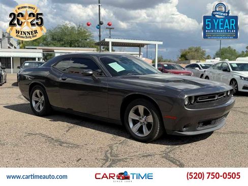 Used 2016 Dodge Challenger SXT RWD image 3