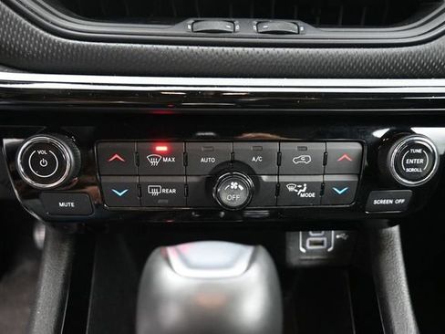 Used 2025 Jeep Compass Trailhawk AWD/4WD image 24