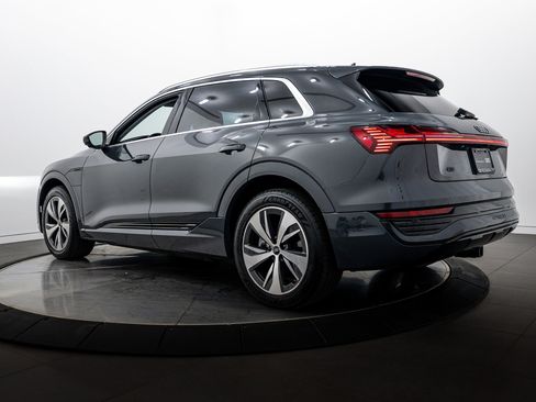Certified 2024 Audi Q8 e-tron Premium Plus w/ Premium Plus Package AWD/4WD image 5