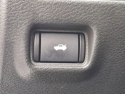 Used 2024 Nissan Sentra S FWD image 25