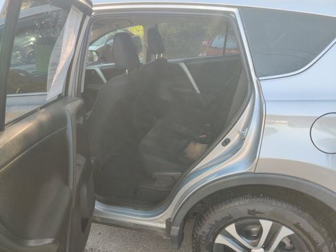 Used 2016 Toyota RAV4 LE image 13