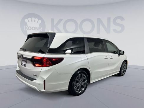 Used 2025 Honda Odyssey Touring image 7