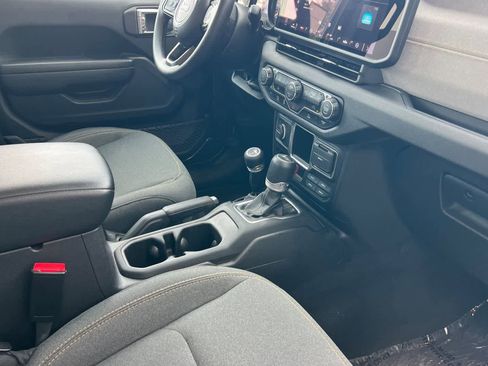 Used 2024 Jeep Wrangler Sport image 18