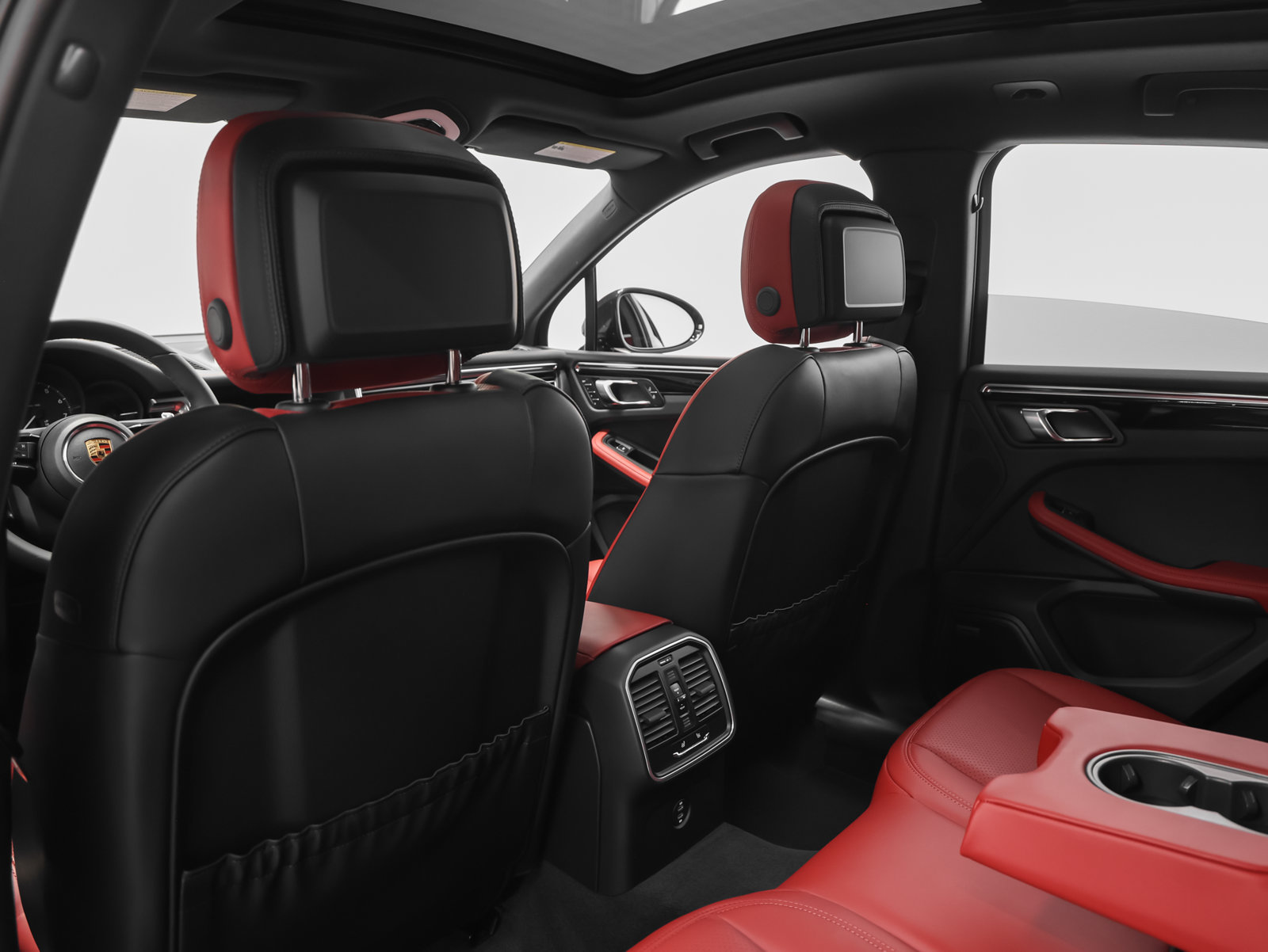 Certified 2026 Porsche Macan AWD/4WD image 41