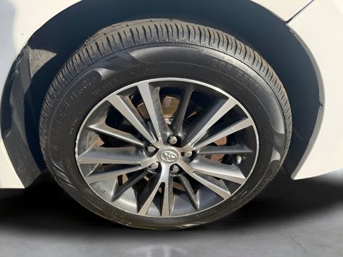 Used 2016 Toyota Corolla LE image 9