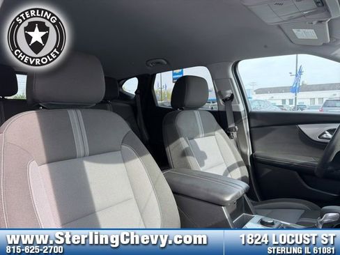 Used 2025 Chevrolet Blazer LT FWD image 12