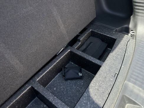 Certified 2024 Honda HR-V LX image 30