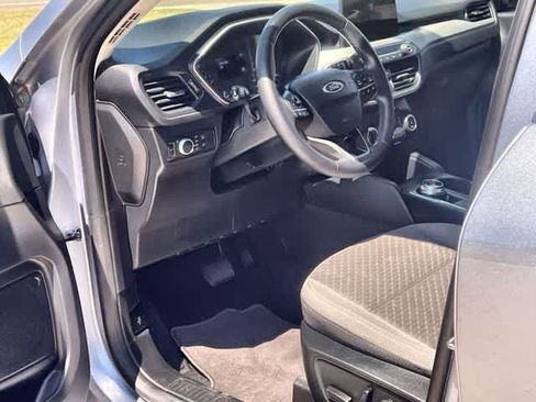 Used 2022 Ford Escape SE w/ Convenience Package FWD image 3
