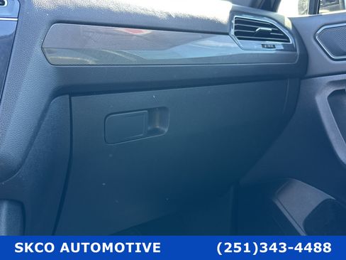 Used 2022 Volkswagen Tiguan SE R-Line image 24