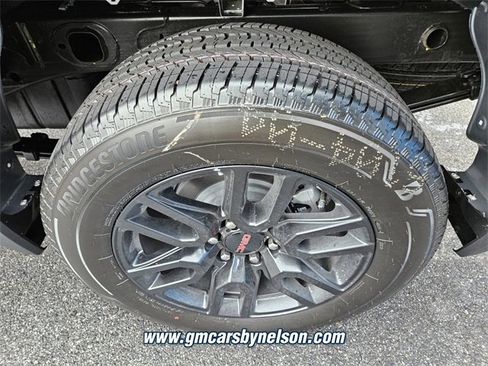 New 2025 GMC Sierra 1500 Elevation image 9