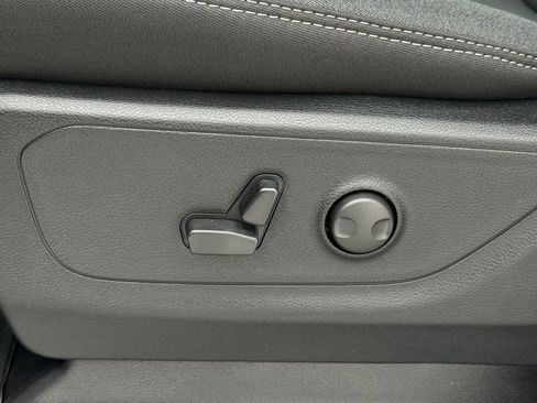 New 2026 RAM 1500 4x4 Crew Cab image 26