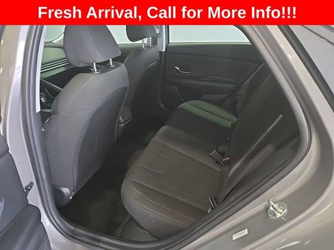 Used 2022 Hyundai Elantra Blue FWD image 12
