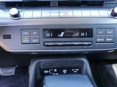 Used 2025 Hyundai Kona SEL image 18