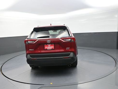 Used 2025 Toyota RAV4 XLE AWD/4WD image 57