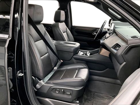 Used 2024 Chevrolet Suburban High Country AWD/4WD image 8