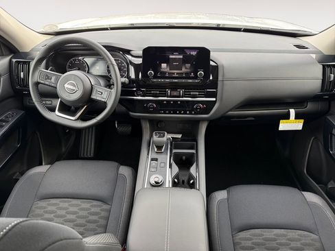 New 2025 Nissan Pathfinder SV w/ SV Premium Package image 10