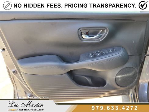 Used 2025 Honda HR-V LX image 15