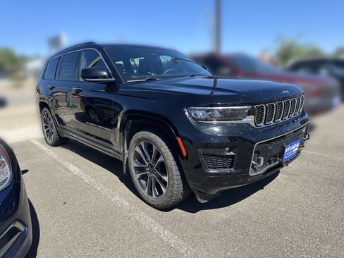 Used 2023 Jeep Grand Cherokee L Overland w/ Luxury Tech Group IV AWD/4WD image 2