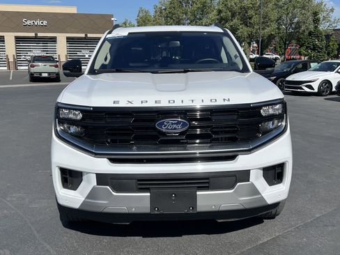 Used 2025 Ford Expedition Max Platinum AWD/4WD image 3
