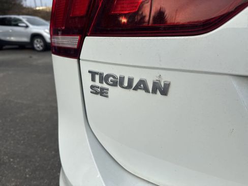 Used 2019 Volkswagen Tiguan SE w/ Panoramic Sunroof Package image 24
