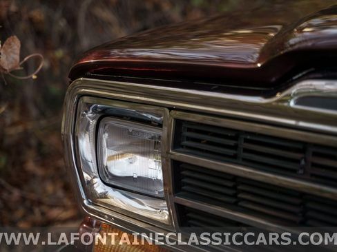 Used 1991 Jeep Grand Wagoneer Base image 20