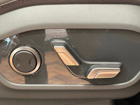 Used 2024 Kia EV9 Land image 49