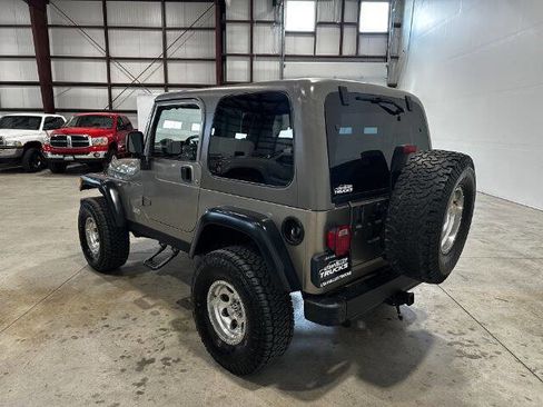 Used 2004 Jeep Wrangler Rubicon w/ Dual Top Group image 10