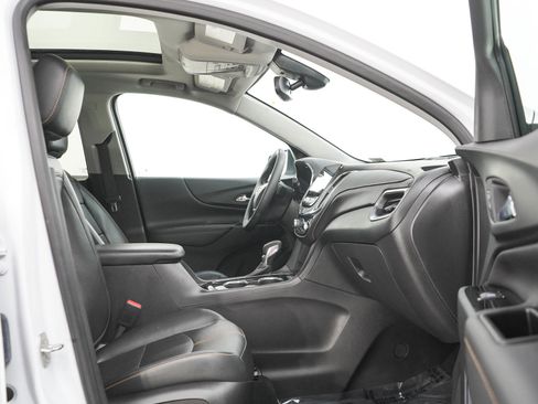 Used 2023 Chevrolet Equinox Premier AWD/4WD image 11