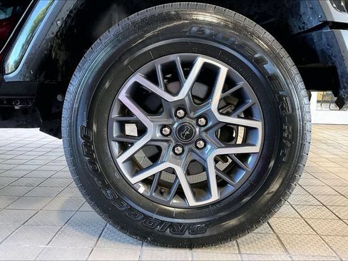 Used 2025 Jeep Wrangler Unlimited Sahara AWD/4WD image 31