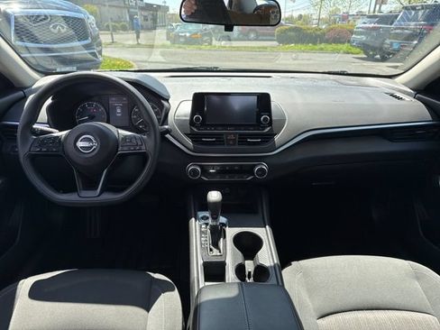 Used 2024 Nissan Altima 2.5 S FWD image 10