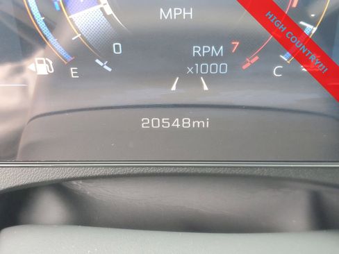 Used 2025 Chevrolet Traverse High Country image 25