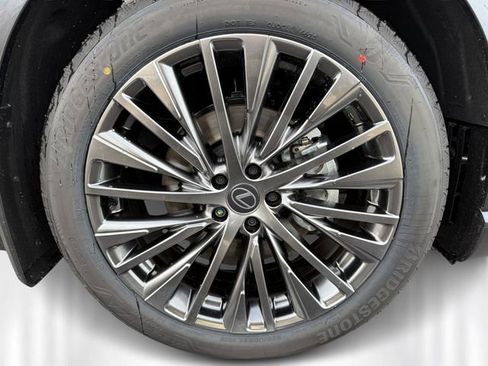 New 2026 Lexus RX 450h AWD image 12