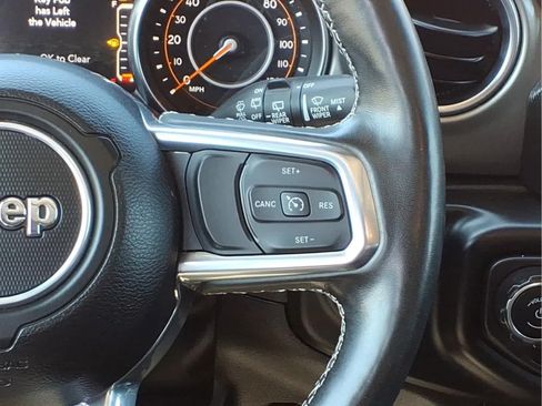 Used 2022 Jeep Wrangler Unlimited Sahara w/ Cold Weather Group AWD/4WD image 22