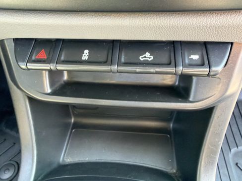 Certified 2022 Chevrolet Colorado W/T w/ Custom Special Edition AWD/4WD image 15