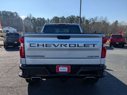 Used 2019 Chevrolet Silverado 1500 Custom Trail Boss w/ Custom Convenience Package image 6