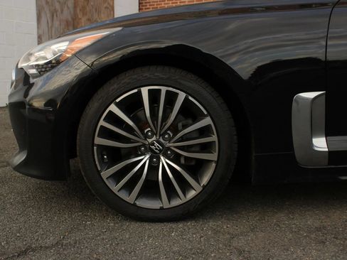 Used 2018 Kia Stinger Premium image 3