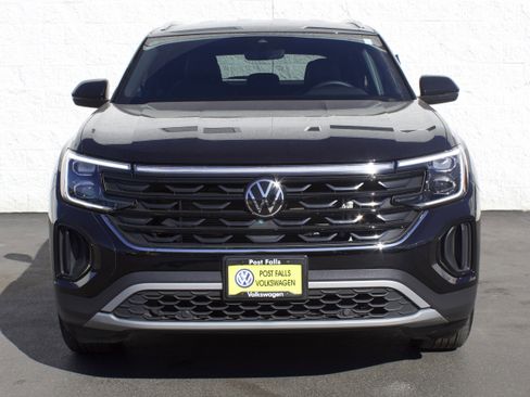 Used 2024 Volkswagen Atlas Cross Sport SE AWD/4WD image 2