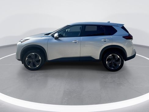 Used 2024 Nissan Rogue SV FWD image 7