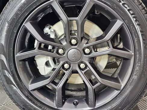 New 2025 Jeep Grand Cherokee Limited image 8