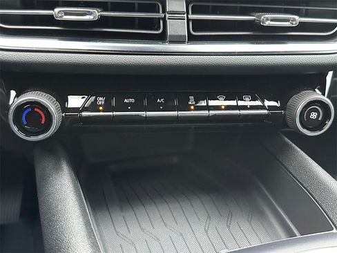 New 2026 Chevrolet Equinox EV LT image 28