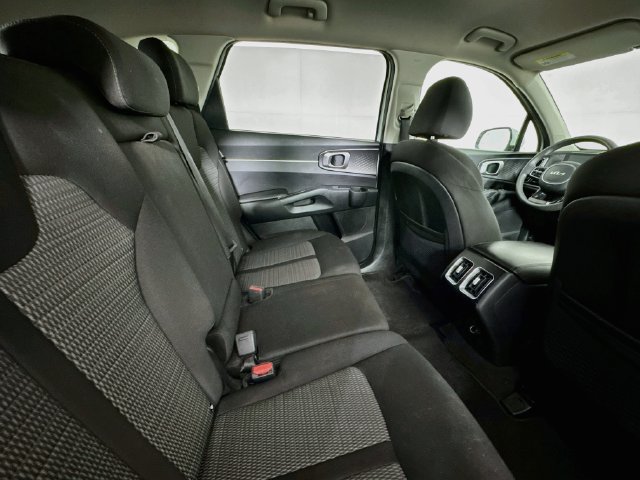Used 2024 Kia Sorento LX FWD image 24