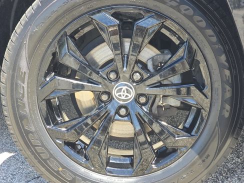 Used 2023 Toyota RAV4 SE w/ Convenience Package AWD/4WD image 17