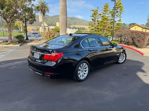 Used 2009 BMW 750i RWD image 10
