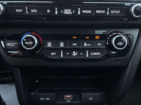 Used 2022 Kia Niro EX w/ Cold Weather Package image 16